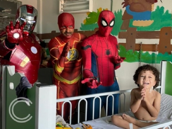 Crianças da Pediatria recebem visita especial de Super-Heróis - 