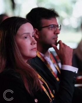 Dr. Robert Amorim e Dra. Paula Andrade, médicos do CSSJD, participam do maior encontro de angiologia e cirurgia vascular de Minas Gerais - Dra. Paula Andrade e Dr. Robert Amorim durante o evento.
